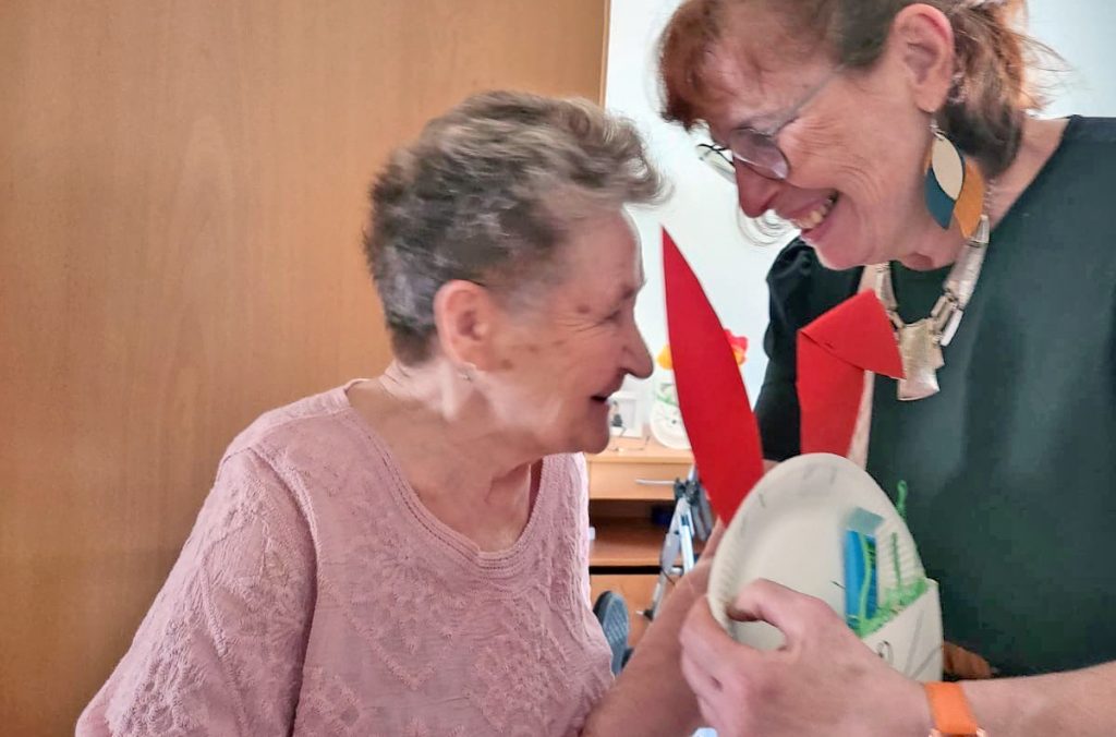 20.04.2025 – Kreativer Ostergruß aus unserer Bastelrunde!